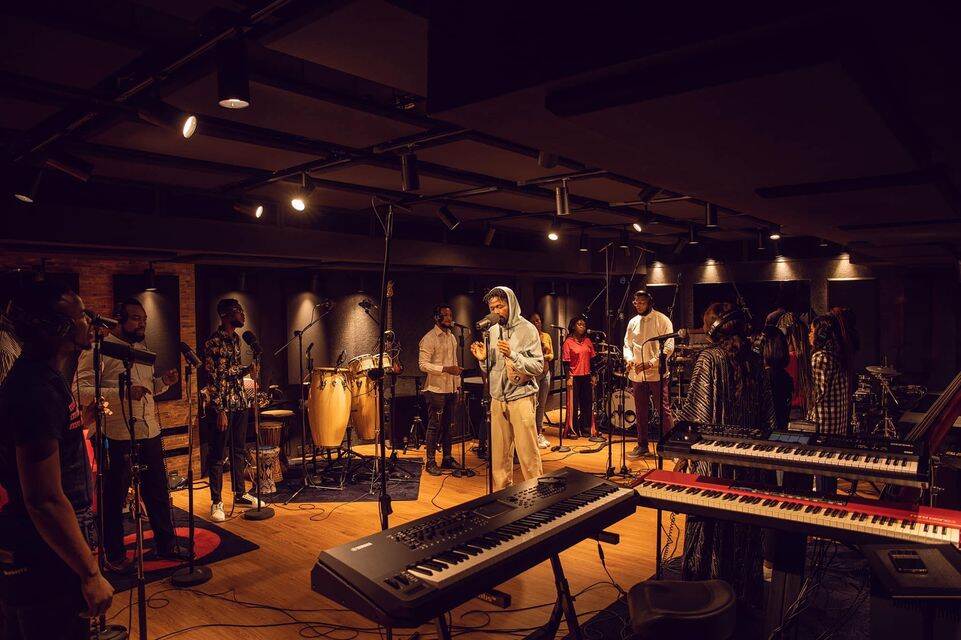 Johnny Drille Biography Age, Net Worth, Pictures, Girlfriend, Date Of