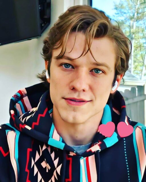 Lucas Till Biography: Age, Career, Net Worth, Parent, Brother ...